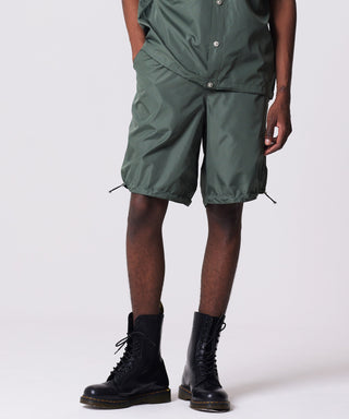 ダークツリー（裏側）／モデル身長 182cm／着用サイズ L