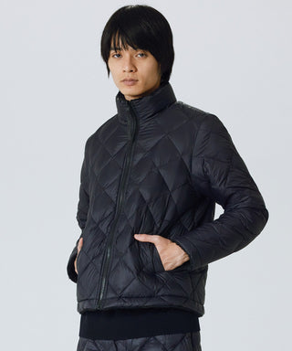 ブラック×ブラック／モデル身長 178cm／着用サイズ L