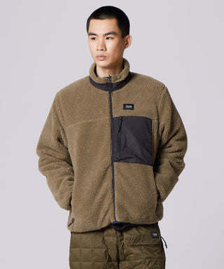 ダークネイビー×ダークベージュ（ボア面）／モデル身長 180cm／着用サイズ L