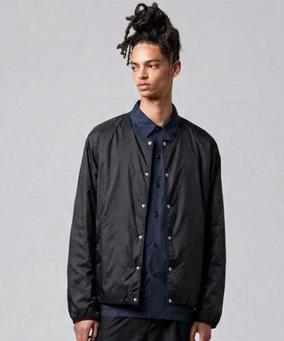 ブラック／モデル身長 181cm／着用サイズ L