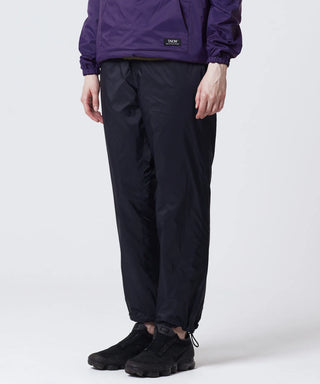 ダークパープル×ブラック（裏側）／モデル身長 170cm／着用サイズ XS