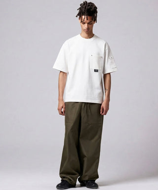 ホワイト／モデル身長 181cm／着用サイズ L