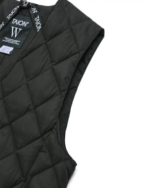 ダブルライン Vネックセミロングダウンベスト<TAION-W001FE-SL>