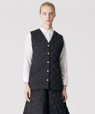 ブラック／モデル身長 168cm／着用サイズ L