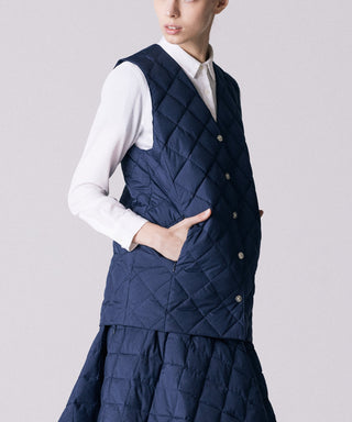 ネイビー／モデル身長 168cm／着用サイズ L