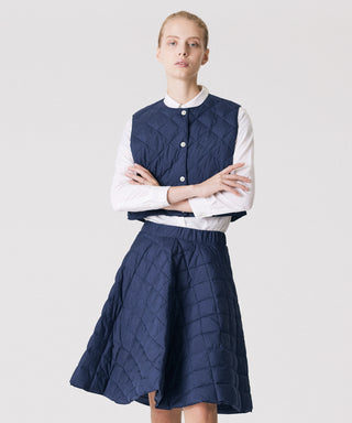 ダブルライン クルーネックボタン ショートダウンベスト<TAION-W004FE>