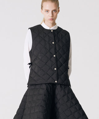 ブラック／モデル身長 168cm／着用サイズ L