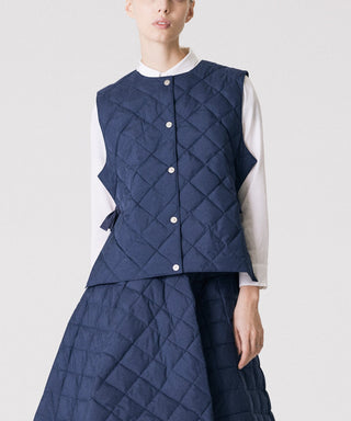 ネイビー／モデル身長 168cm／着用サイズ L