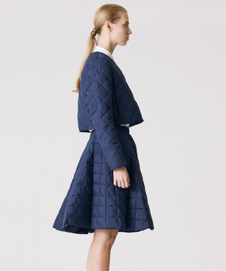 ネイビー／モデル身長 168cm／着用サイズ L