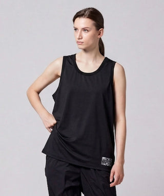 ブラック／モデル身長 169cm／着用サイズ L