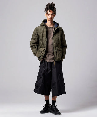 ブラック／モデル身長 181cm／着用サイズ L