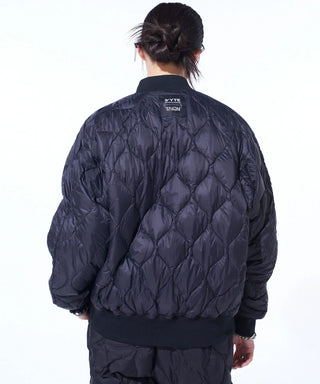 ブラック×ブラック（裏側）／モデル身長 173cm／着用サイズ 2（S〜M）