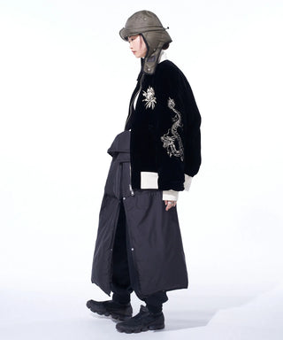 ブラック×シルバーベージュ（表側）／モデル身長 173cm／着用サイズ 2（S〜M）