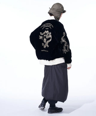 ブラック×シルバーベージュ（表側）／モデル身長 173cm／着用サイズ 2（S〜M）