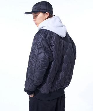 ブラック×ブラック（裏側）／モデル身長 185cm／着用サイズ 3（L〜XL）