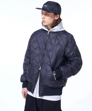 ブラック×ブラック（裏側）／モデル身長 185cm／着用サイズ 3（L〜XL）