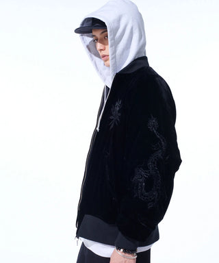 ブラック×ブラック（表側）／モデル身長 185cm／着用サイズ 3（L〜XL）